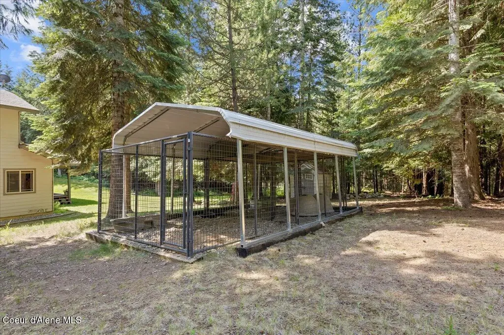 438 Berry Hill Cocolalla ID 83813