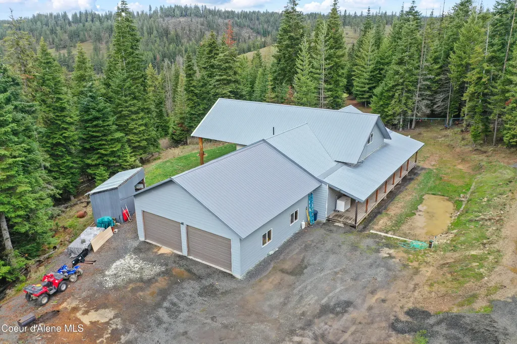 414 Joan's Road Santa ID 83866