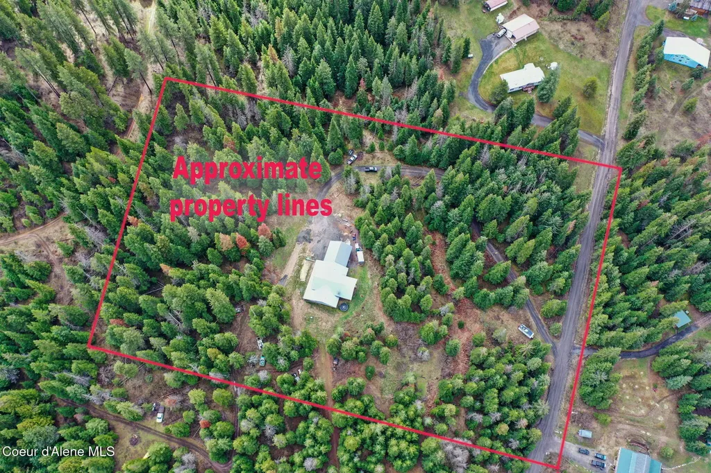 414 Joan's Road Santa ID 83866