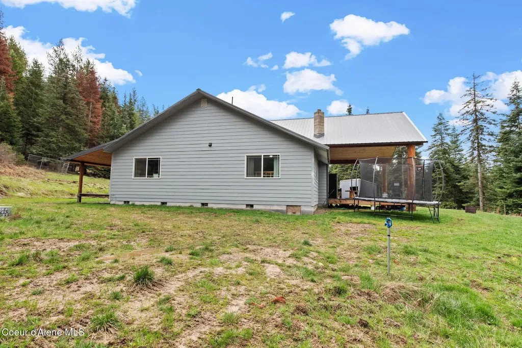 414 Joan's Road Santa ID 83866