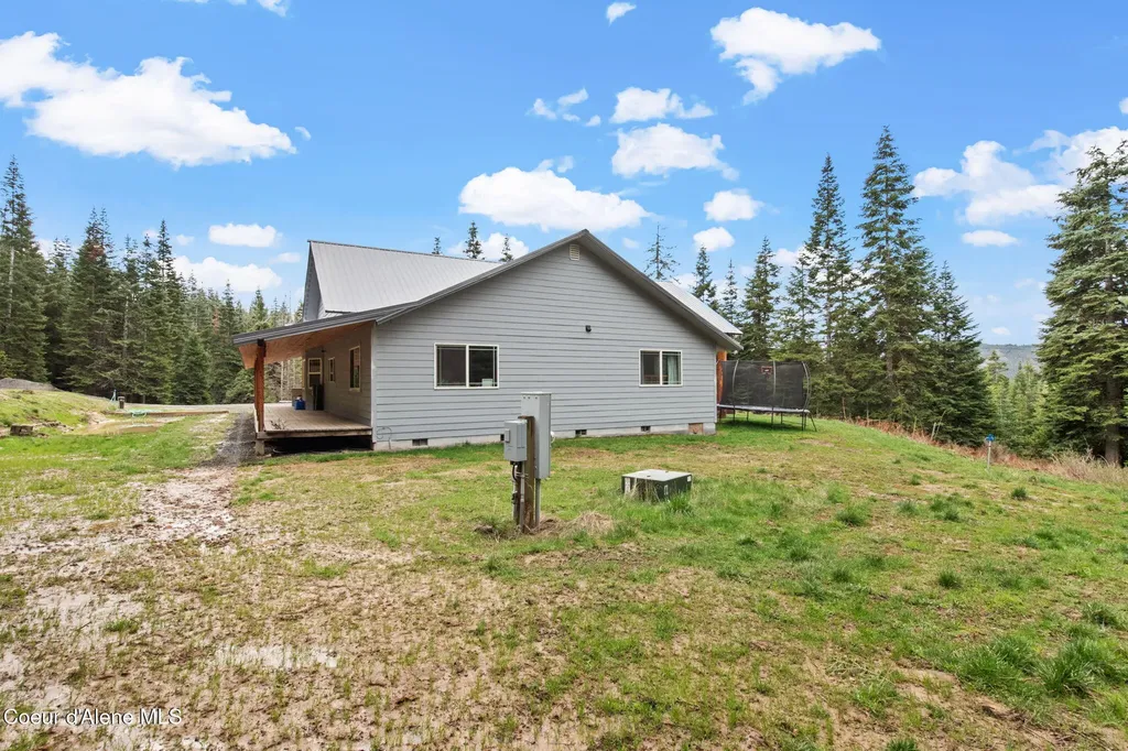 414 Joan's Road Santa ID 83866