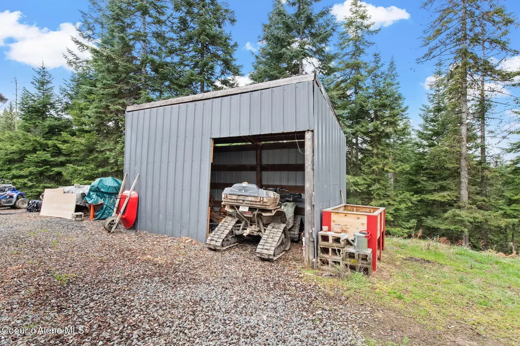 414 Joan's Road Santa ID 83866