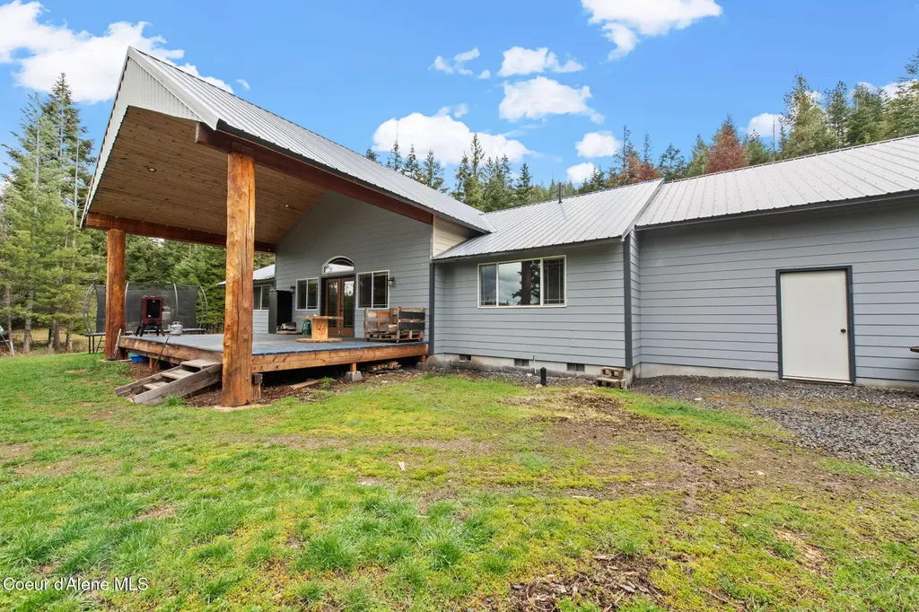 414 Joan's Road Santa ID 83866
