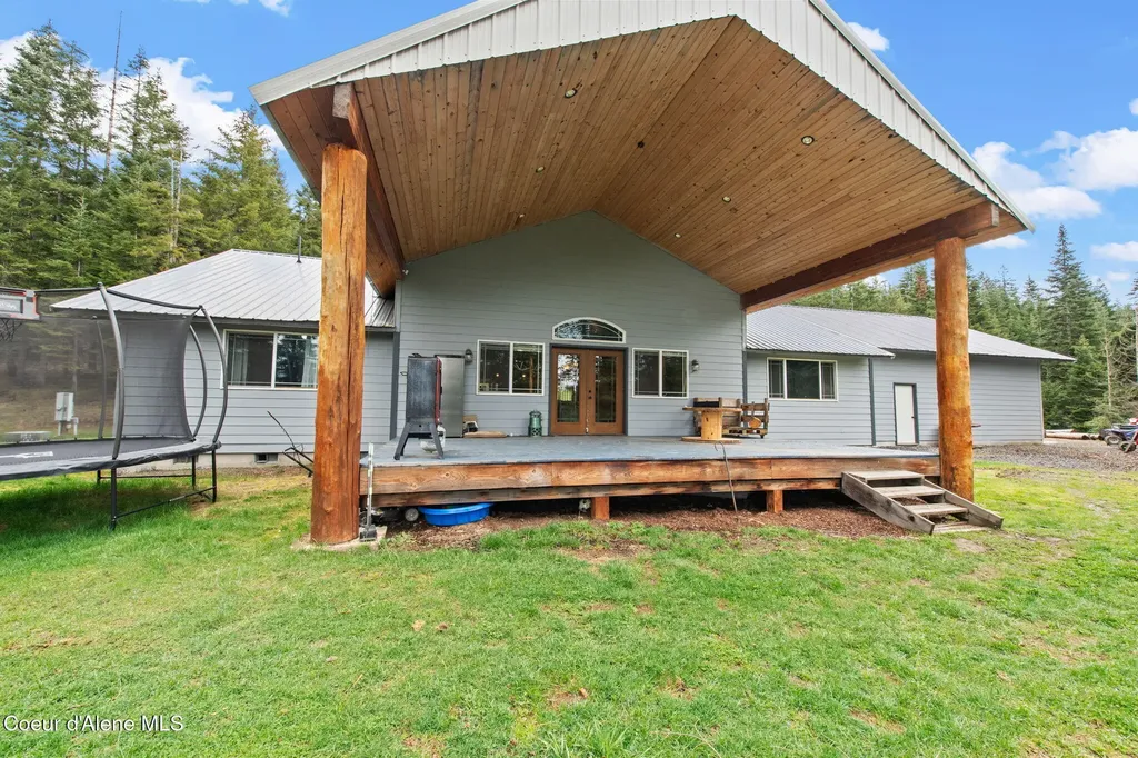 414 Joan's Road Santa ID 83866
