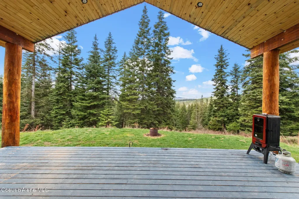 414 Joan's Road Santa ID 83866