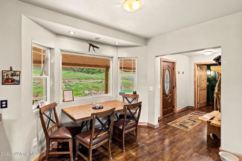 414 Joan's Road Santa ID 83866
