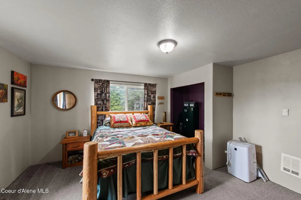 414 Joan's Road Santa ID 83866