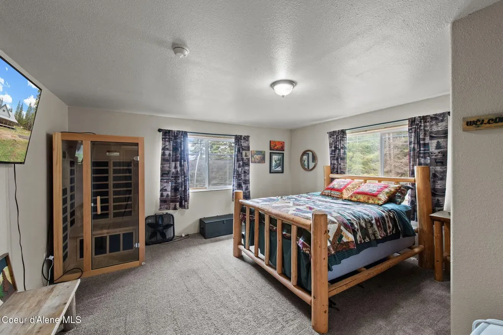 414 Joan's Road Santa ID 83866