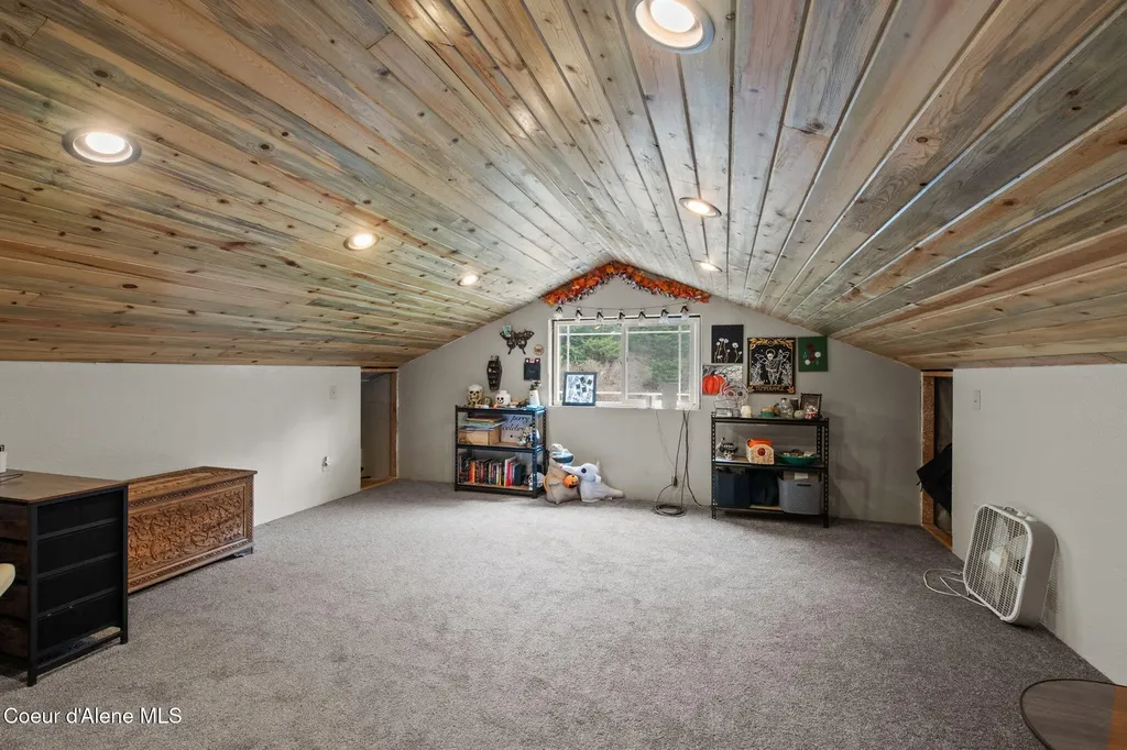 414 Joan's Road Santa ID 83866