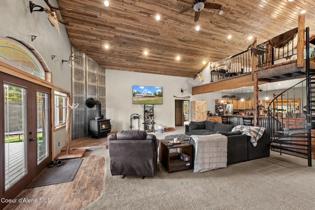 414 Joan's Road Santa ID 83866