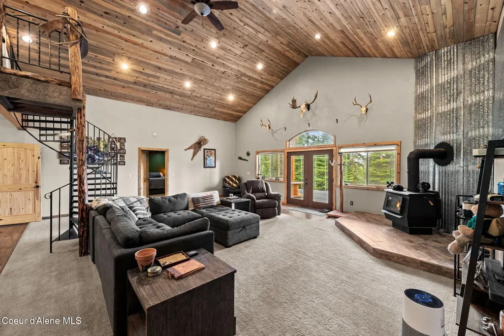 414 Joan's Road Santa ID 83866