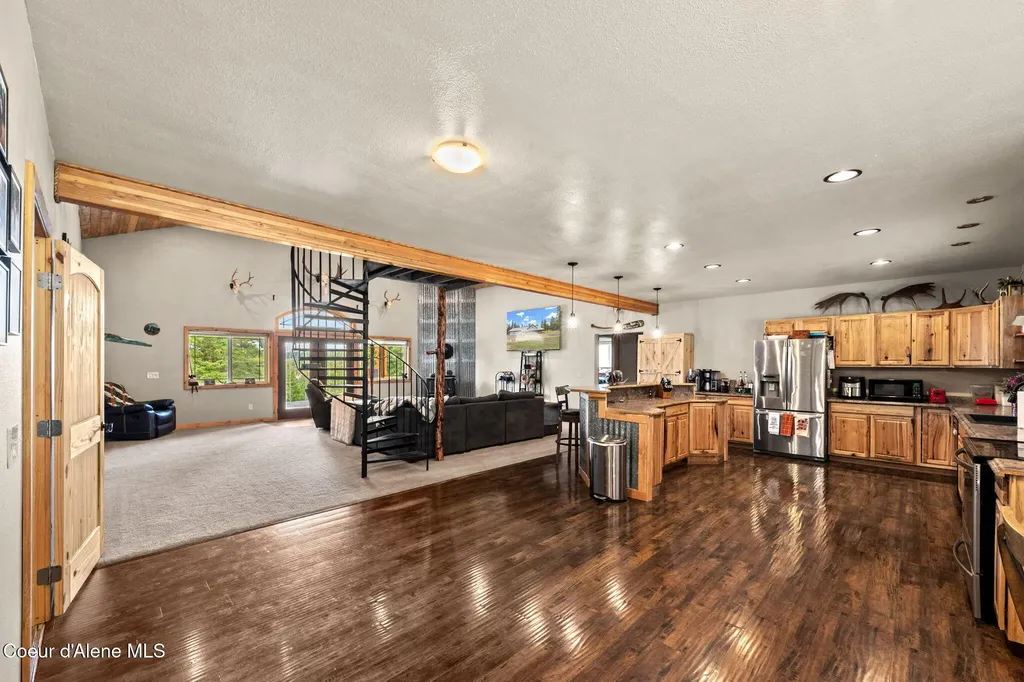 414 Joan's Road Santa ID 83866