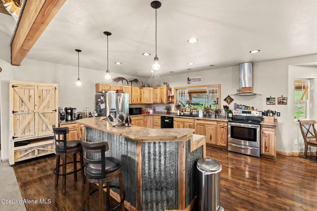 414 Joan's Road Santa ID 83866