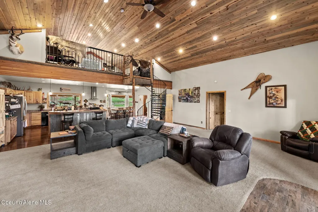 414 Joan's Road Santa ID 83866