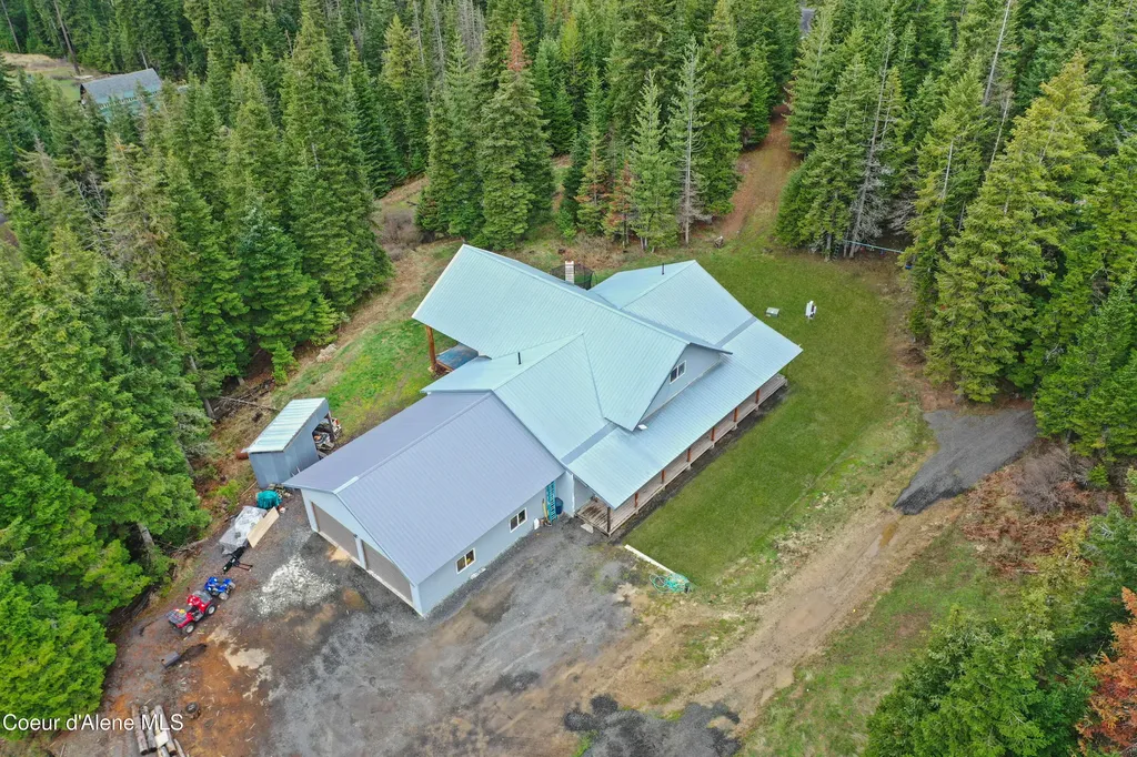 414 Joan's Road Santa ID 83866