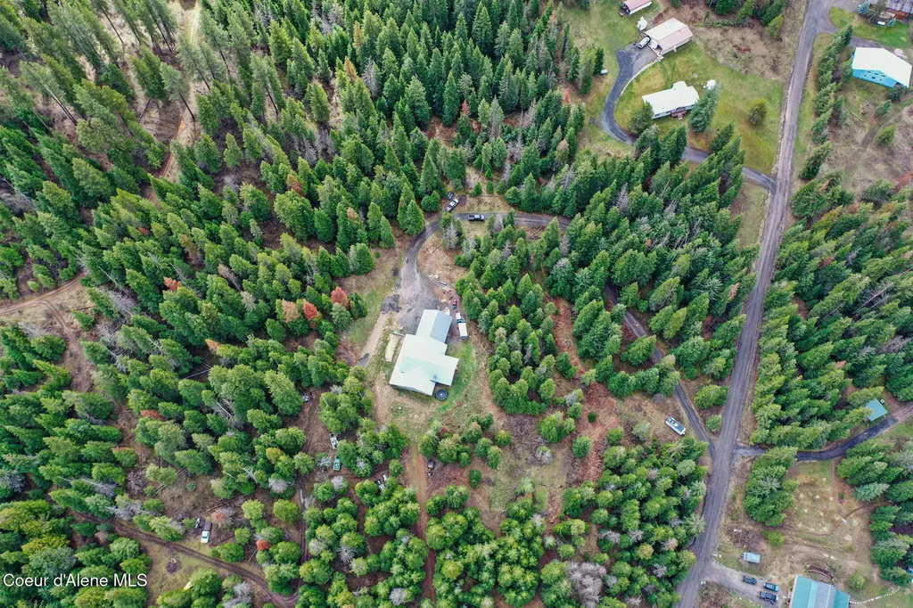 414 Joan's Road Santa ID 83866