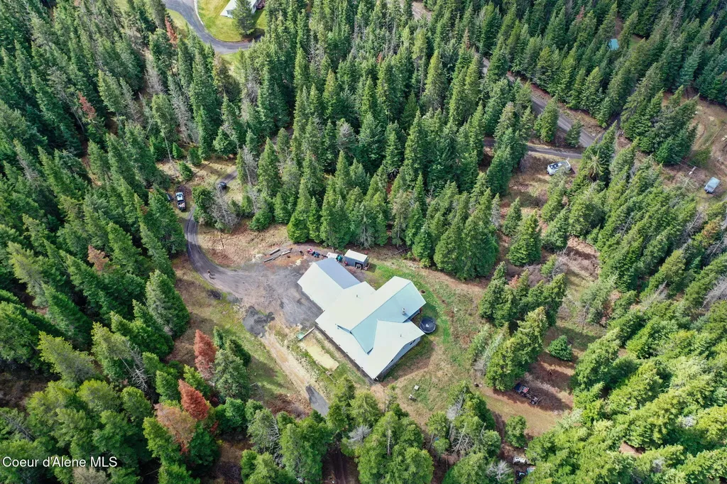414 Joan's Road Santa ID 83866