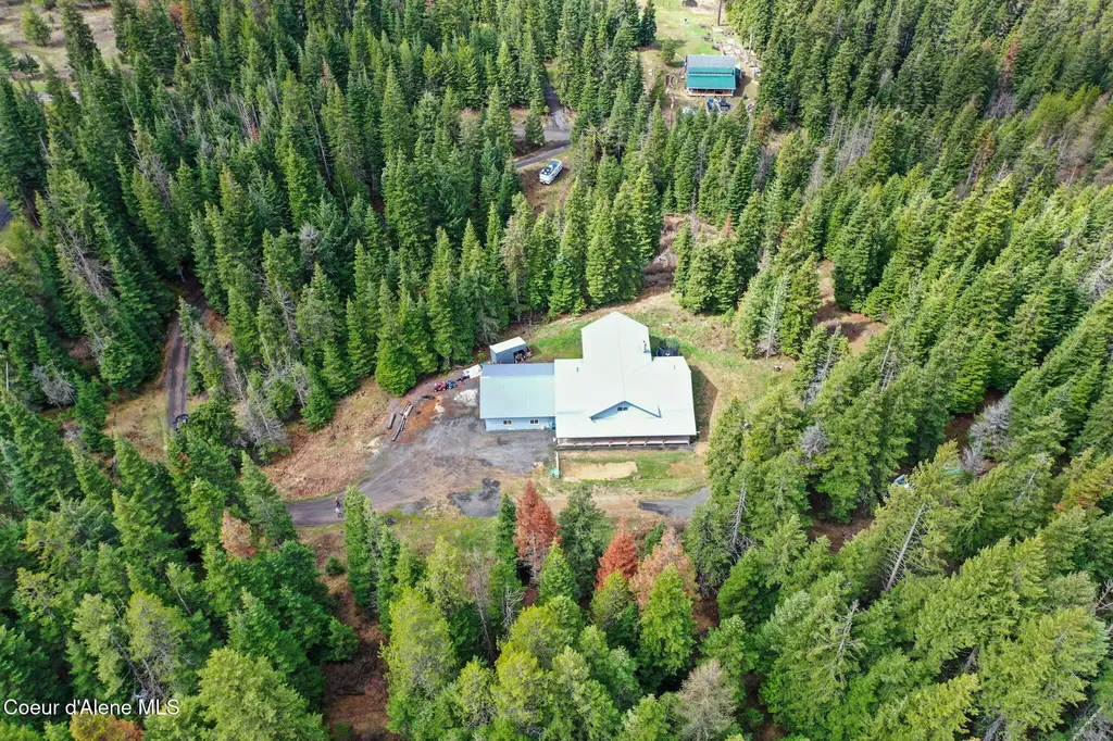 414 Joan's Road Santa ID 83866