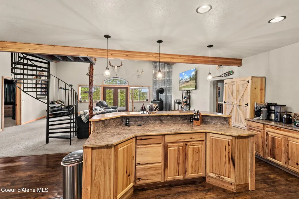414 Joan's Road Santa ID 83866