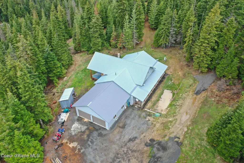 414 Joan's Road Santa ID 83866