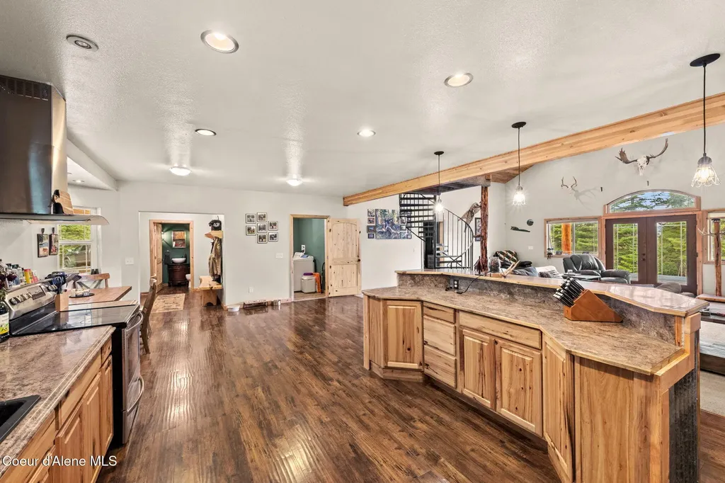 414 Joan's Road Santa ID 83866