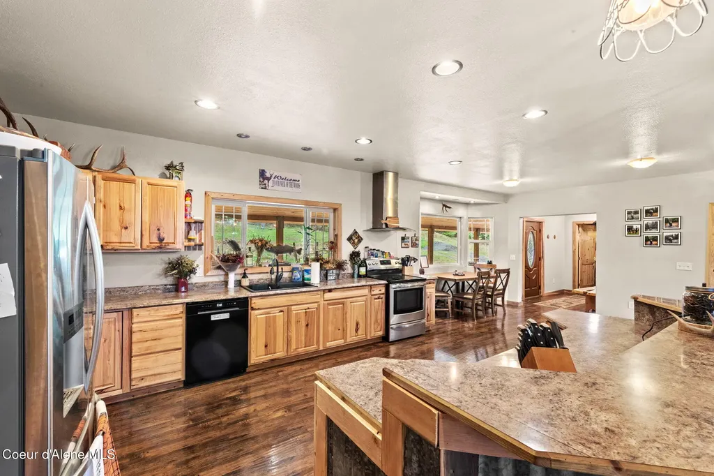 414 Joan's Road Santa ID 83866