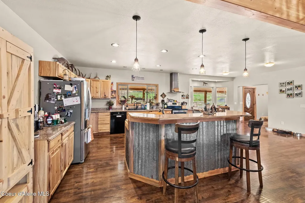 414 Joan's Road Santa ID 83866