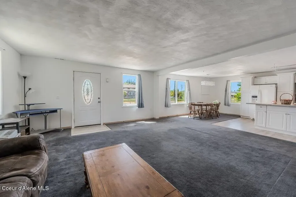 9727 W E Street Worley ID 83876