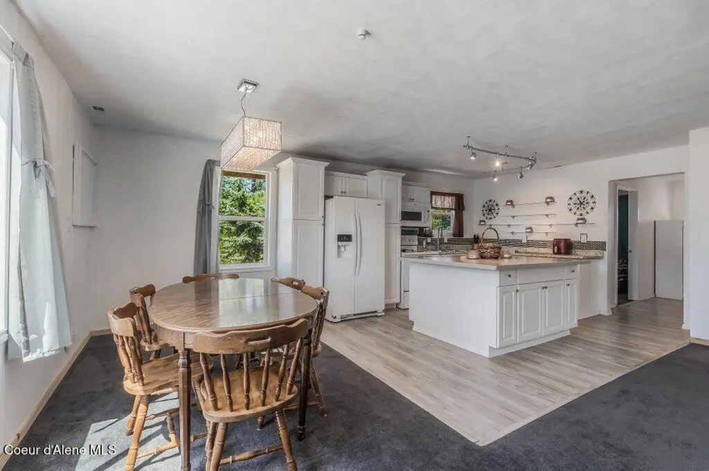 9727 W E Street Worley ID 83876