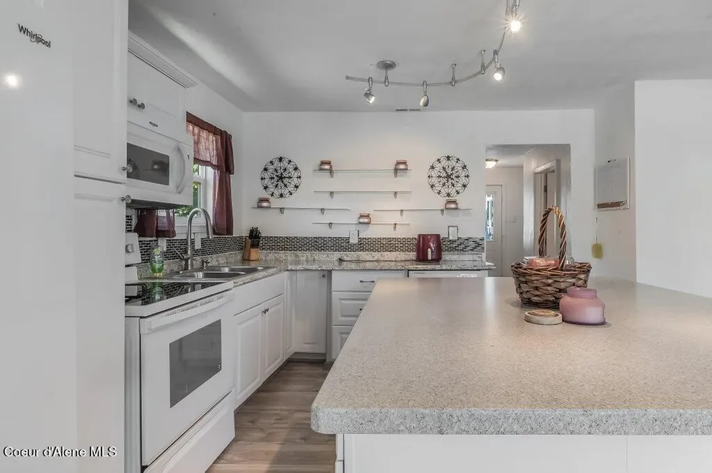 9727 W E Street Worley ID 83876