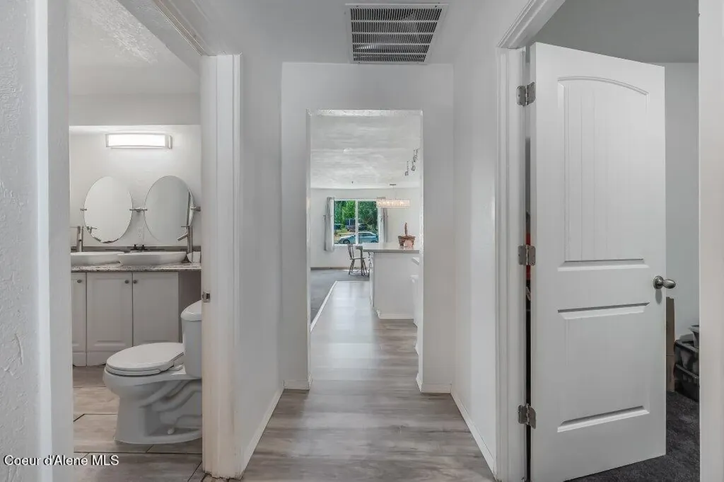 9727 W E Street Worley ID 83876