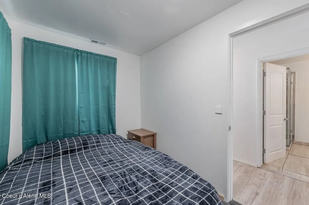 9727 W E Street Worley ID 83876