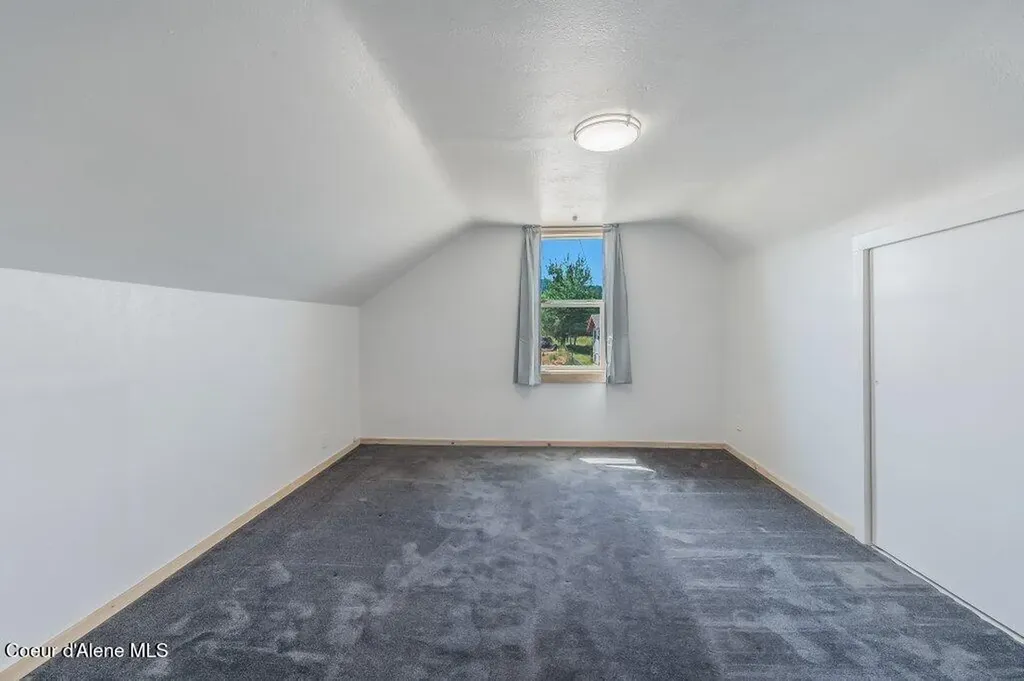9727 W E Street Worley ID 83876