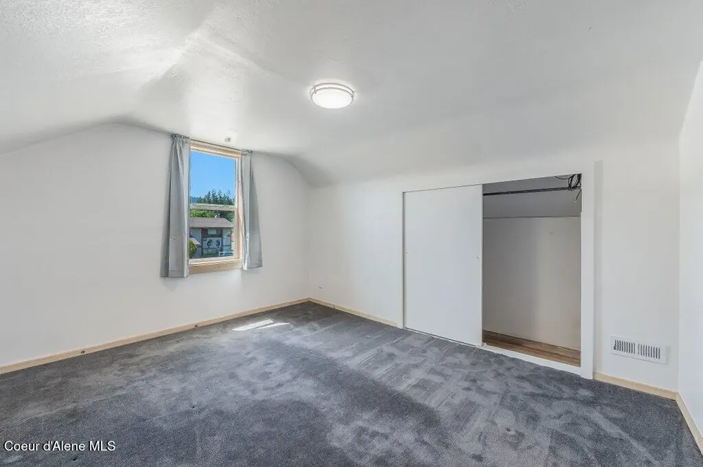 9727 W E Street Worley ID 83876