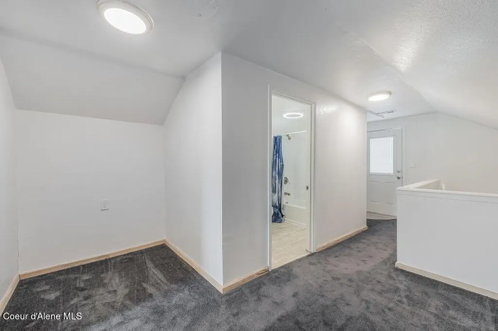9727 W E Street Worley ID 83876