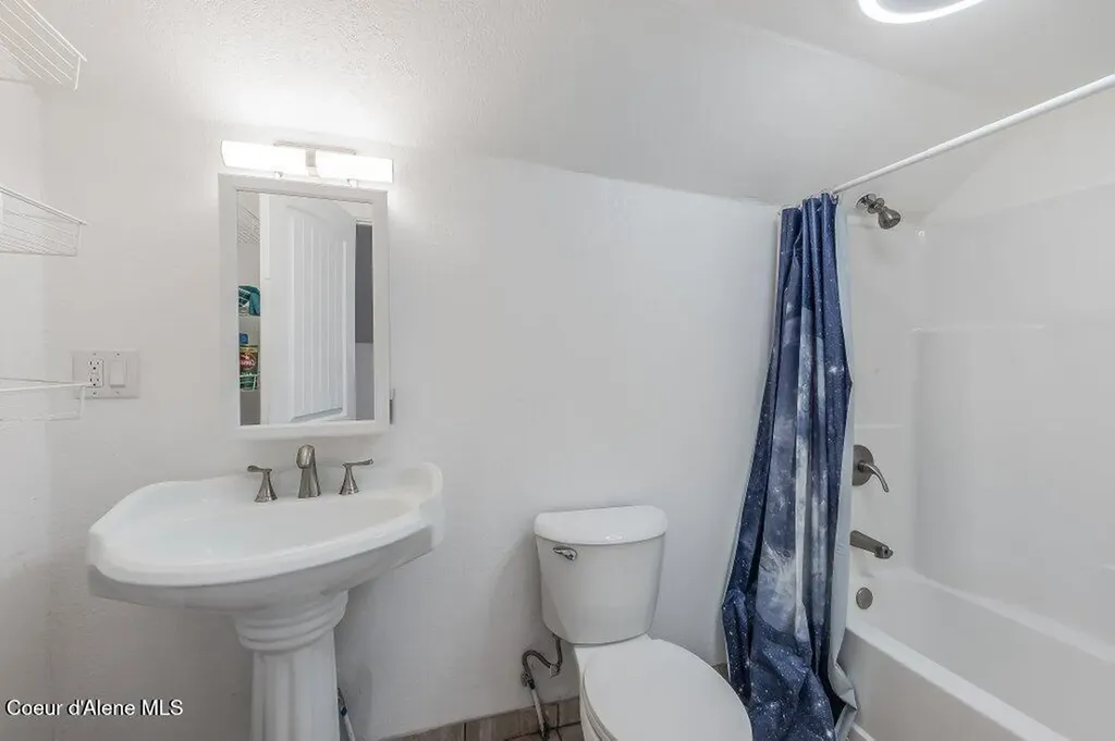 9727 W E Street Worley ID 83876