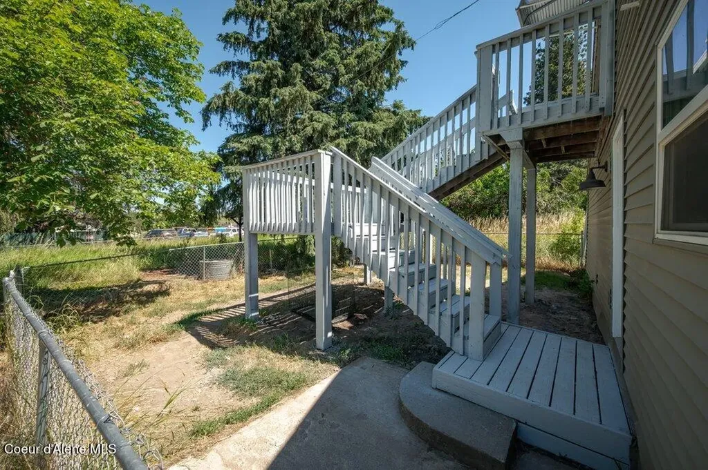 9727 W E Street Worley ID 83876