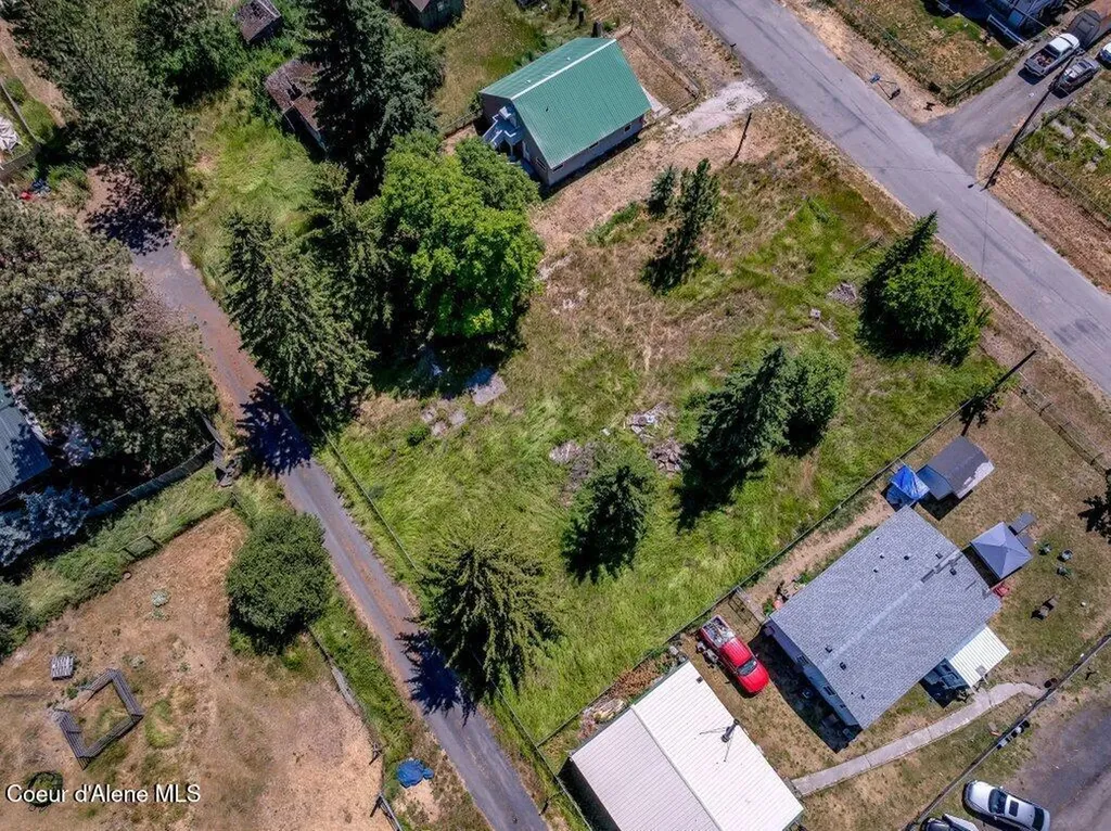 9727 W E Street Worley ID 83876
