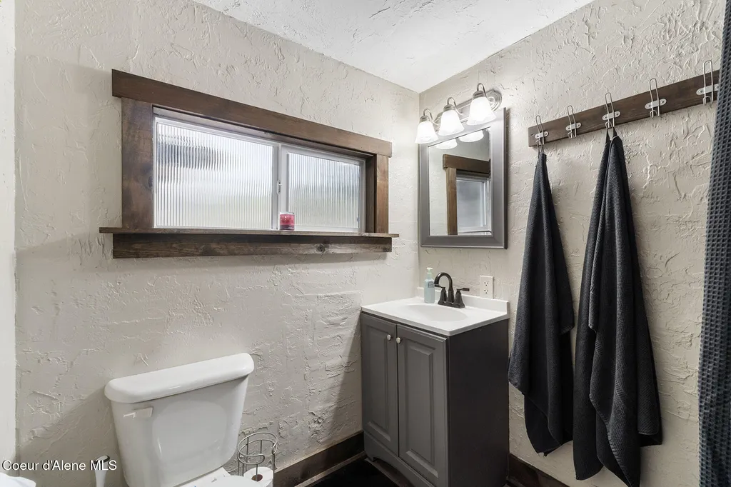 457 E Market Avenue Kellogg ID 83837