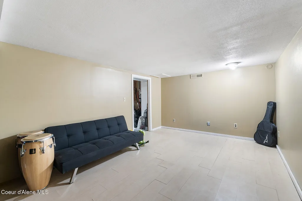 457 E Market Avenue Kellogg ID 83837