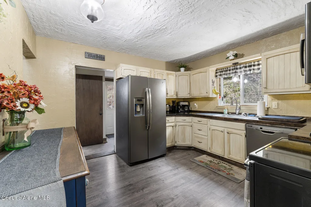 457 E Market Avenue Kellogg ID 83837