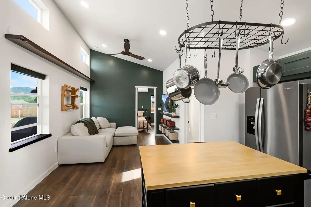 100 Omaha Way Sagle ID 83860