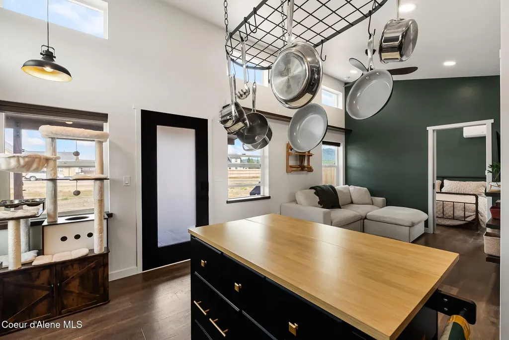 100 Omaha Way Sagle ID 83860
