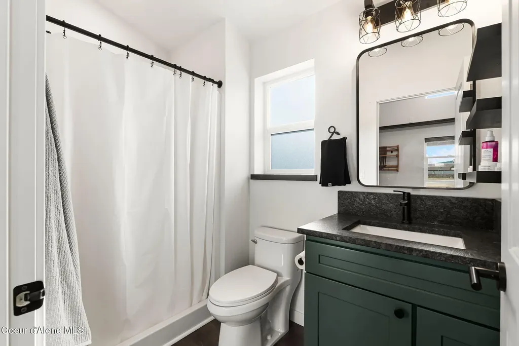 100 Omaha Way Sagle ID 83860