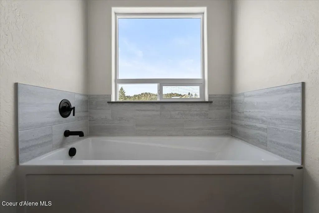 L3B8 N Eclipse Road Rathdrum ID 83858