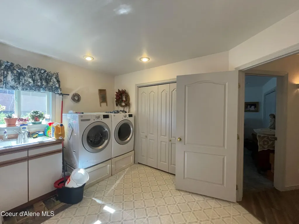 391 Blue Sky Road Bonners Ferry ID 83805