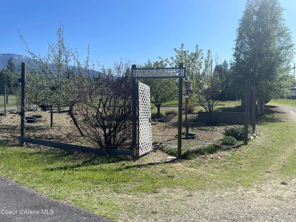 391 Blue Sky Road Bonners Ferry ID 83805