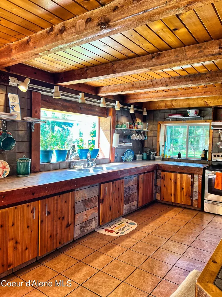 260 Rustic Lane Bonners Ferry ID 83805