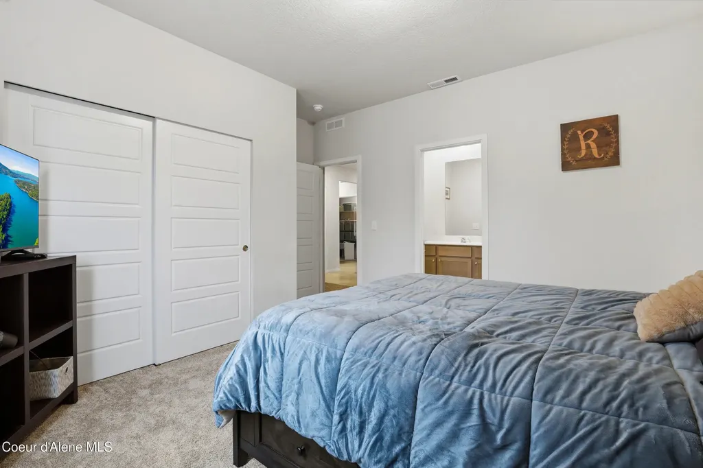 248 E Sandmyrtle Avenue Hayden ID 83835