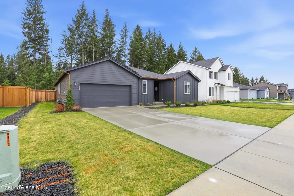 248 E Sandmyrtle Avenue Hayden ID 83835